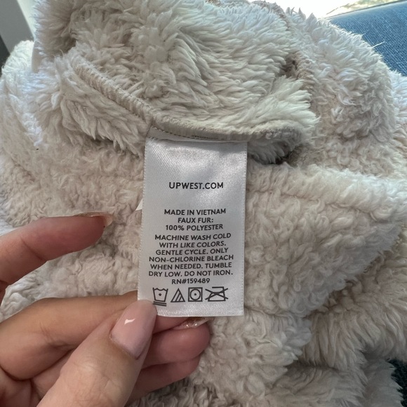 UpWest Sherpa quarter zip, size XS, in EUC! - Picture 10 of 10